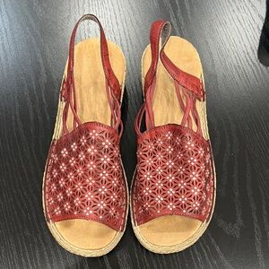 Women’s Rieker Sandal in Burgundy